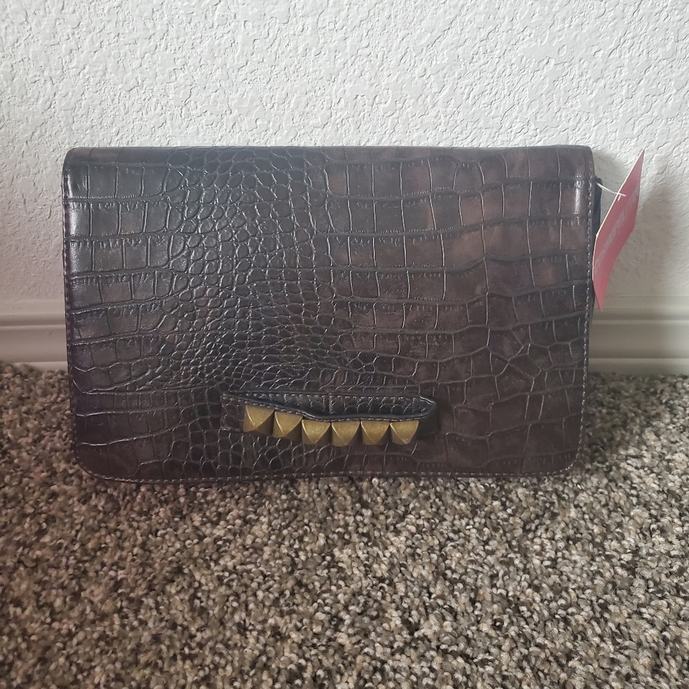 NWT- Cosmopolitan clutch